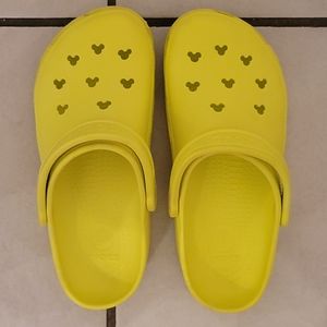 Disney yellow crocs size men 6 size women 8